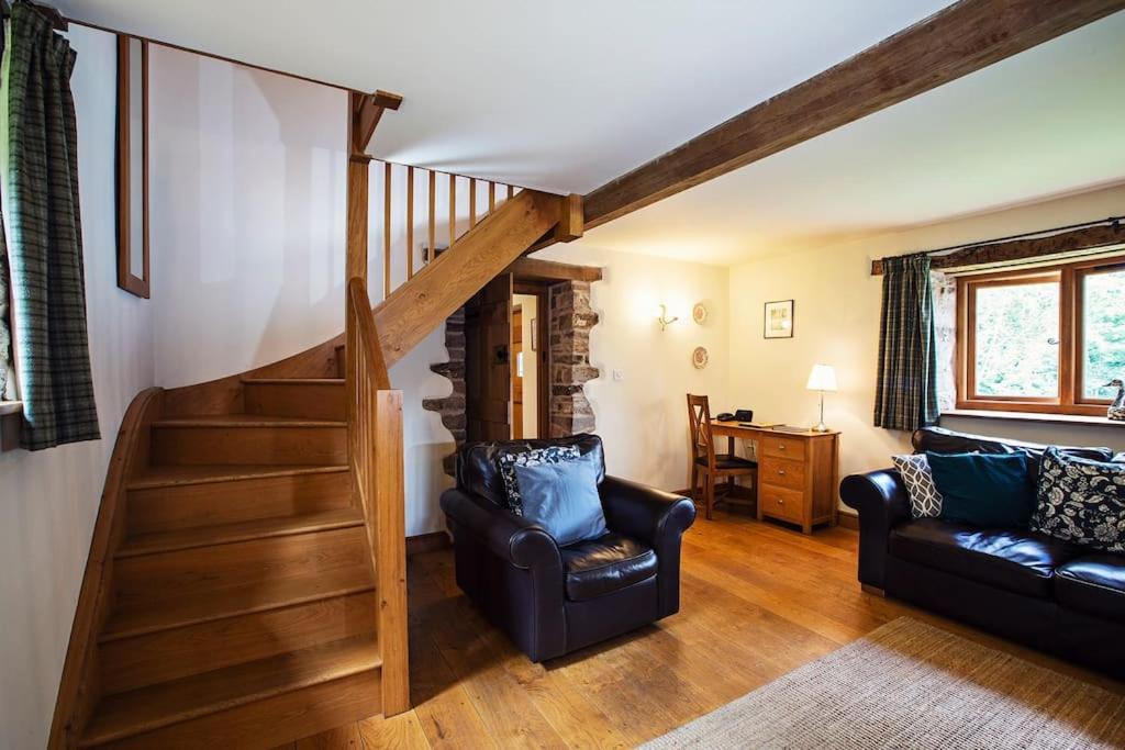 Cabalva Mill Cottage - Very Private And With Views Over The River Wye Clifford Dış mekan fotoğraf