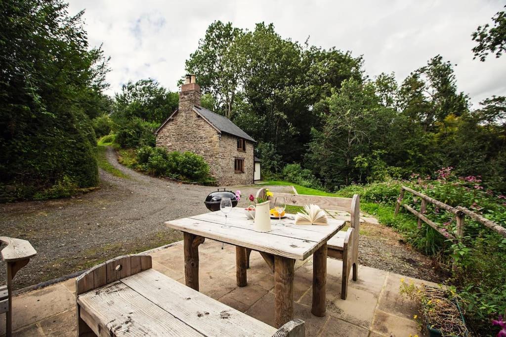 Cabalva Mill Cottage - Very Private And With Views Over The River Wye Clifford Dış mekan fotoğraf